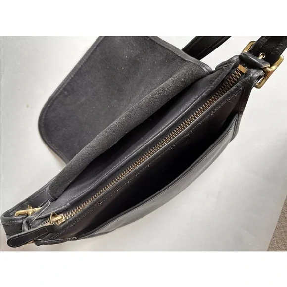 Vintage COACH Crossbody Messenger Saddlebag Black
Leather Handbag - Picture 5 of 16